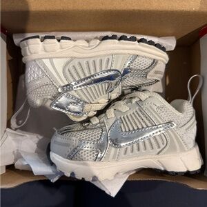 Nike Kids White and Silver Trail Sneakers